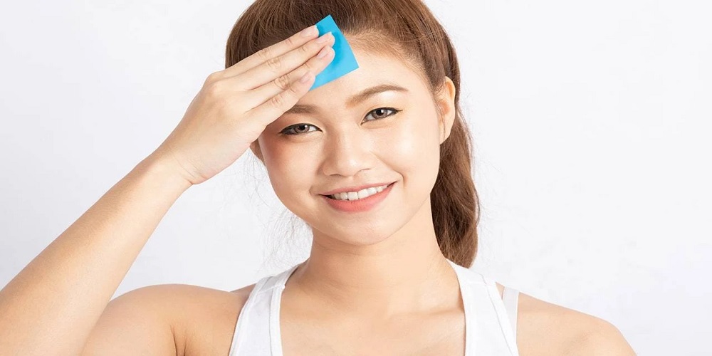 Why the makeup blotting paper are necessary after the makeup?
