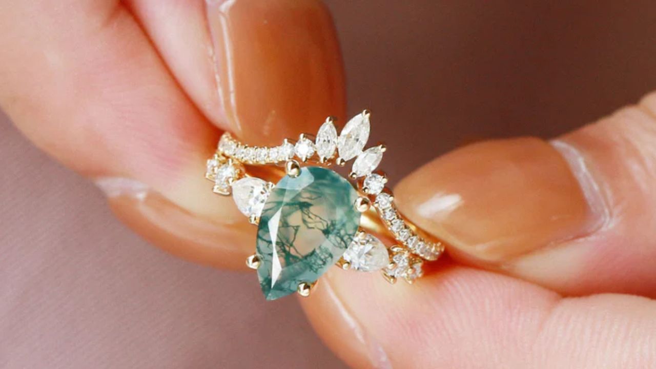 The Best Occasions to Gift a Moss Agate Ring